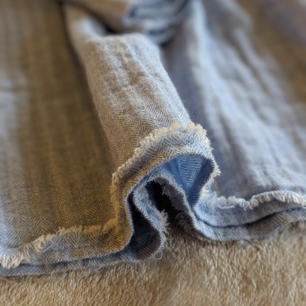 Flowy denim-like top - Picture 2 of 7